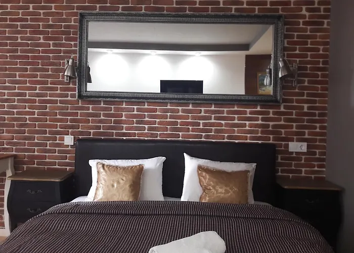 Mini Hotel On Demiivska Київ